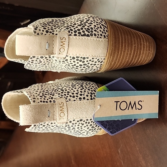 NWT Kallie Wedge Bootie - Picture 3 of 7